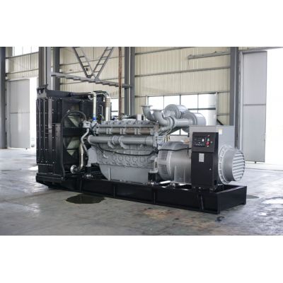 700kw珀金斯柴油發(fā)電機組-珀金斯8缸柴油機4008TAG1A柴油發(fā)電機組,缸徑/行程：160/190mm,柴油發(fā)電機組水冷發(fā)動機功率767KW,柴油發(fā)電機組配套馬拉松斯坦福發(fā)電機。廠價直銷歡迎選購：13773399855。