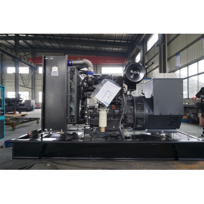 50kw上柴動力柴油發電機組-上柴動力4缸柴油機4HTAA4.3-G32柴油發電機組,缸徑/行程：105/124mm,柴油發電機組水冷發動機功率68KW,柴油發電機組配套馬拉松斯坦福發電機。廠價直銷歡迎選購：13773399855。
